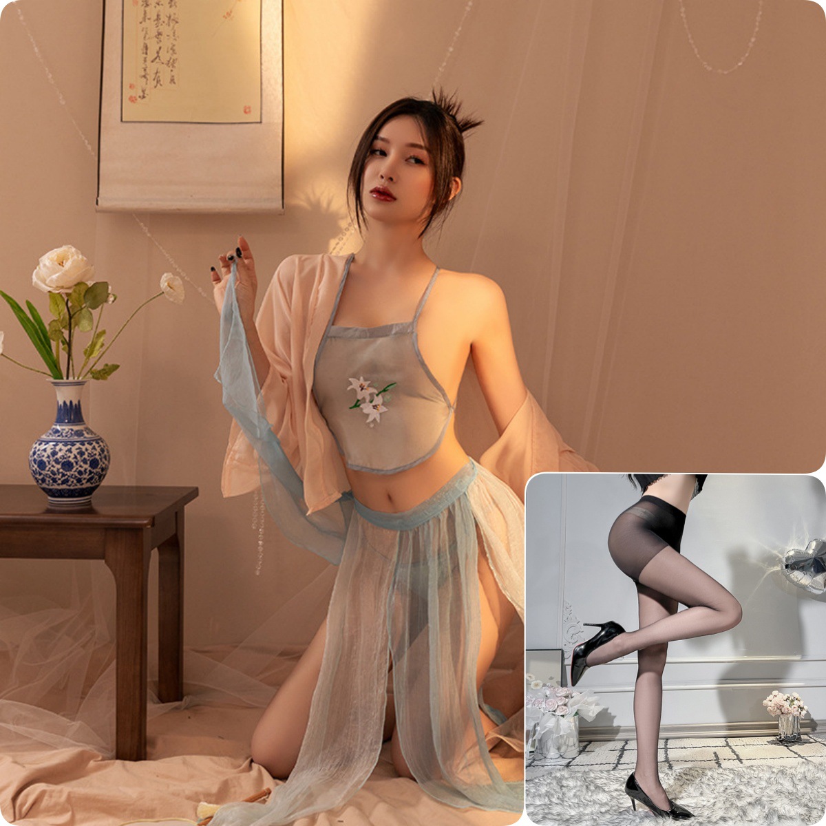 하늘색 + 검은색 스타킹을 벗을 필요가 없습니다.