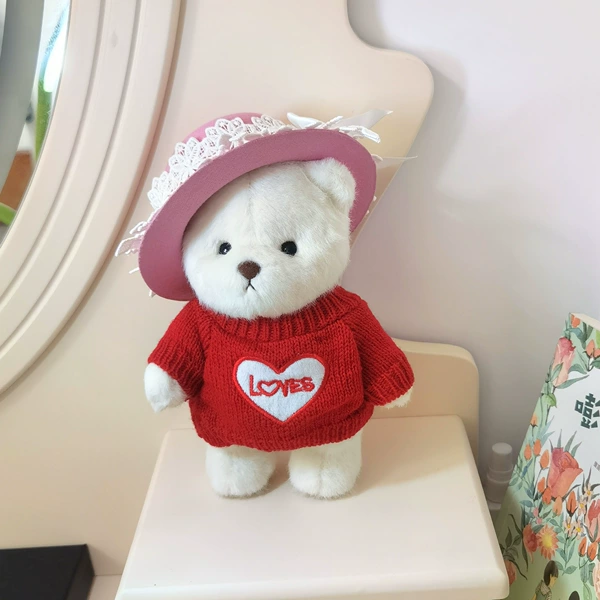 Love red sweater + pink lace hat