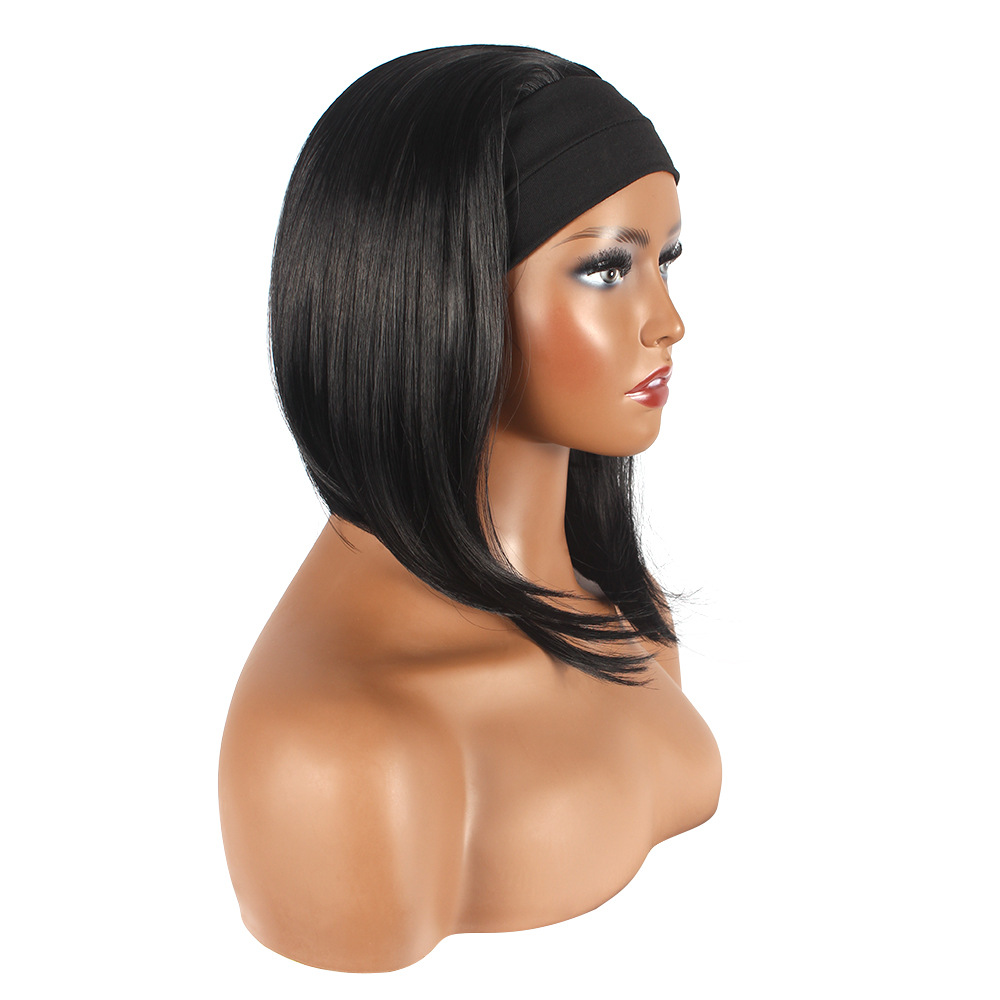 Women's Simple Style Holiday Party High Temperature Wire Short Straight Hair Wig Grip display picture 2