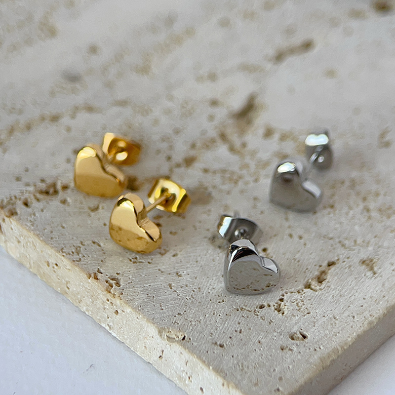 4g Weight Stainless Steel Ear Needle Material 18K Gold Plated Plating Material Ear Studs Classification 1 Pair Quantity Daily, Street Occasion Titanium Steel Material Heart Shape Pattern Women's Gender Simple Style Style 1 Pair Simple Style Heart Shape Titanium Steel 18K Gold Plated Ear Studs 6