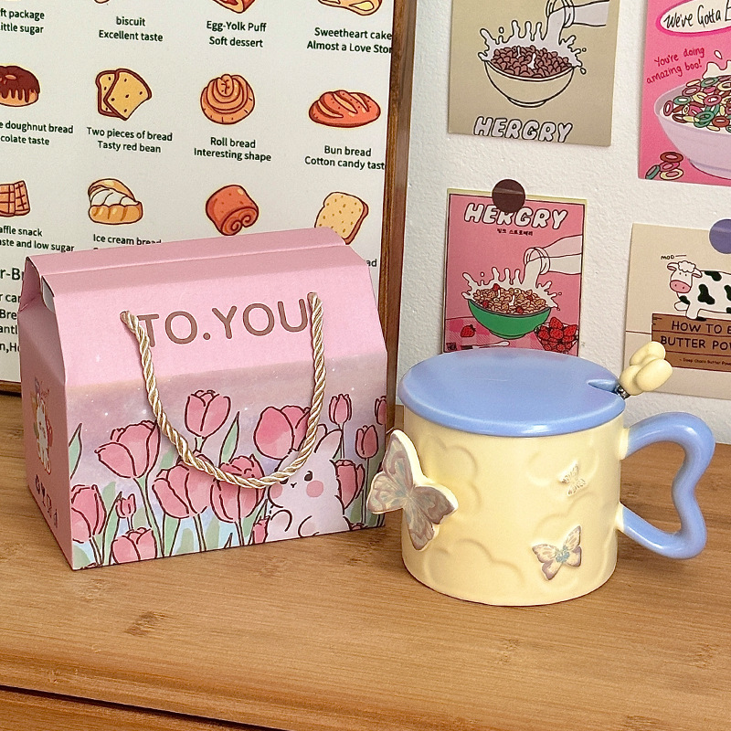 Taza niña Taza de mariposa de alto valor Taza de cerámica con tapa Cuchara Regalo de cumpleaños Taza para beber Hogar