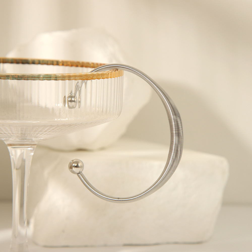 Estilo bohemio acero inoxidable joyería creativa resorte elástico personalidad hip-hop apertura pulsera ajustable pulsera