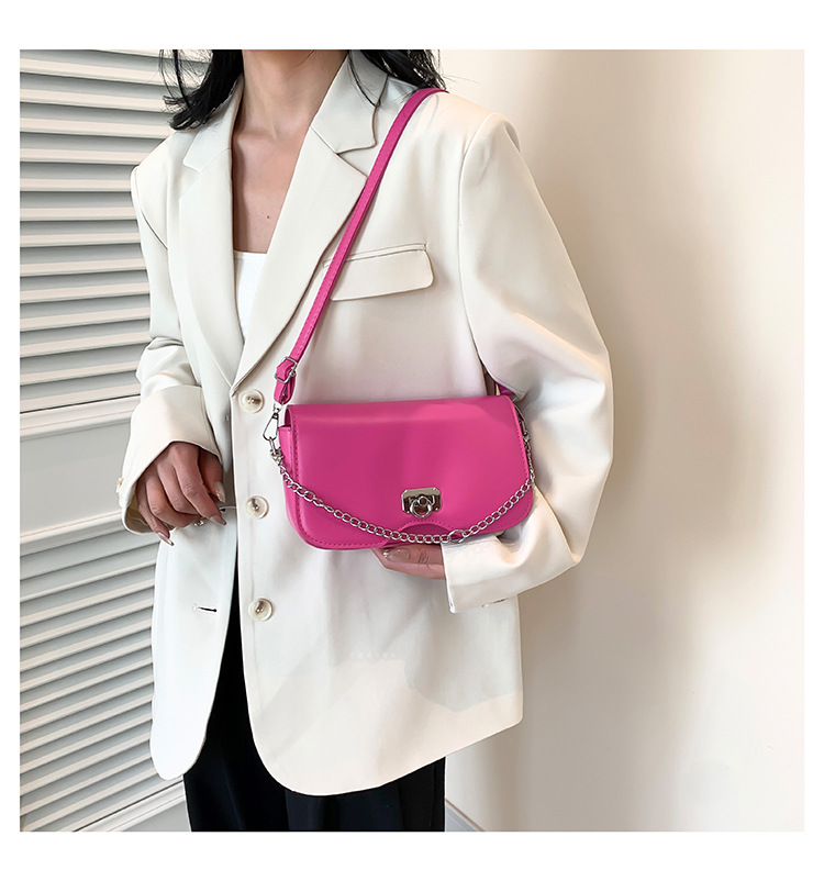 Bolso de hombro de color liso con diseño de axila coreana, sencillo y moderno, con diseño diagonal, para mujer, novedad de verano de 2024_voghion.com