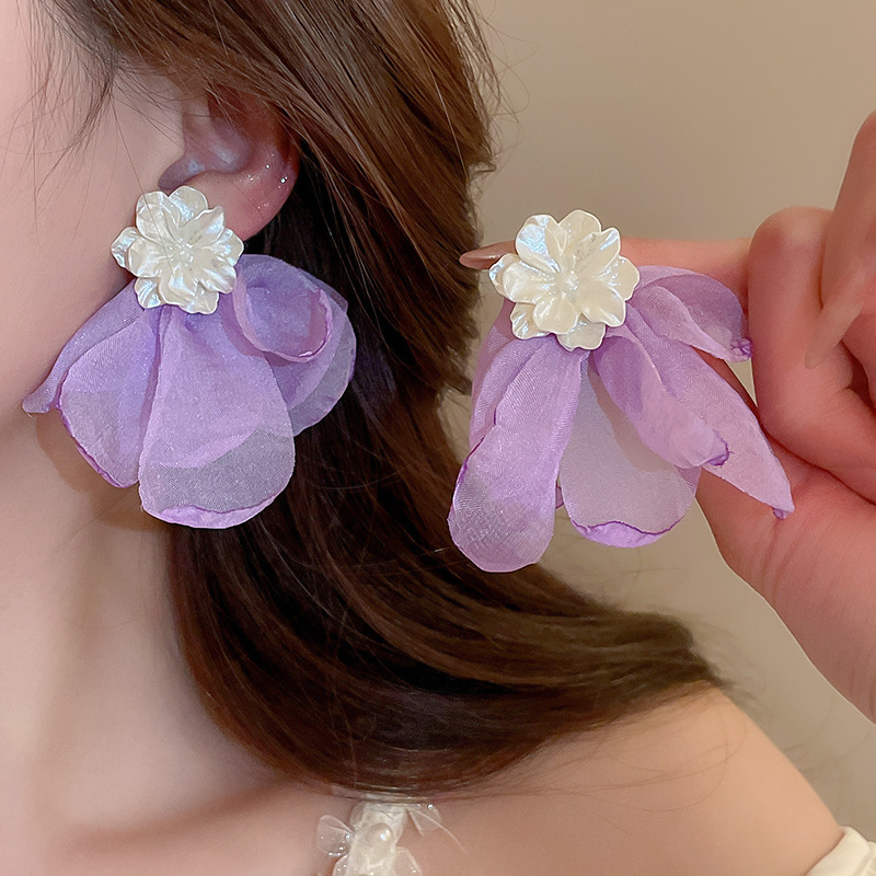 Pendientes de malla de pétalo de dopamina Pendientes de estilo de vacaciones junto al mar de estilo nuevo estilo caliente Pendientes de temperamento exagerado de todo fósforo al por mayor