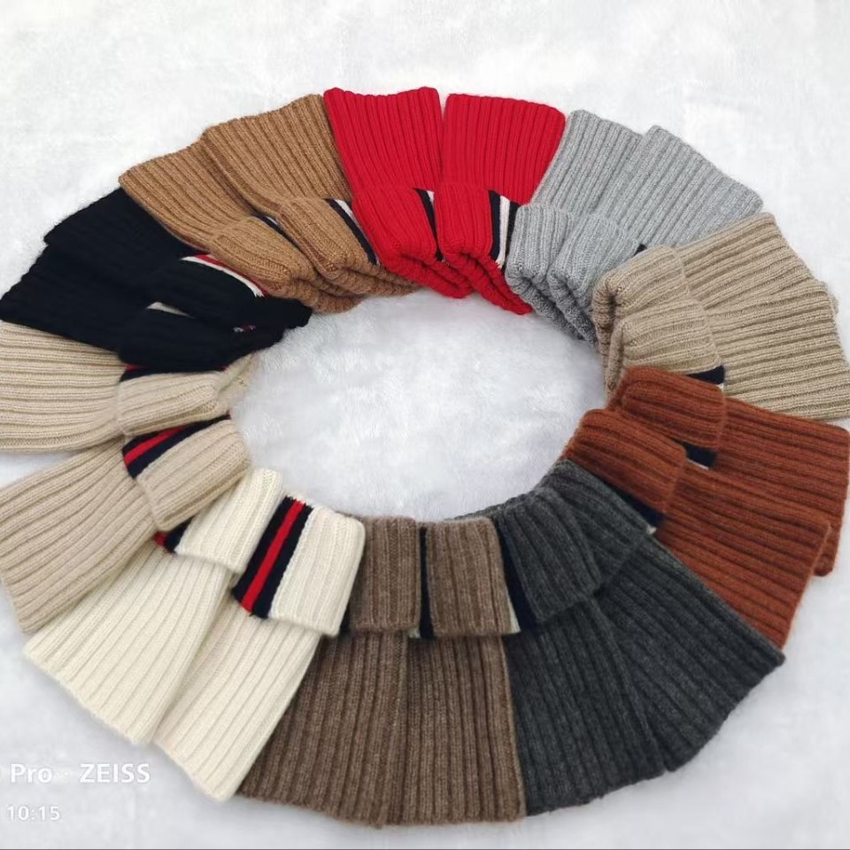 New European and American style knitted warm boot covers, leg warmers, woolen short leg warmers with three stripes, wholesale.