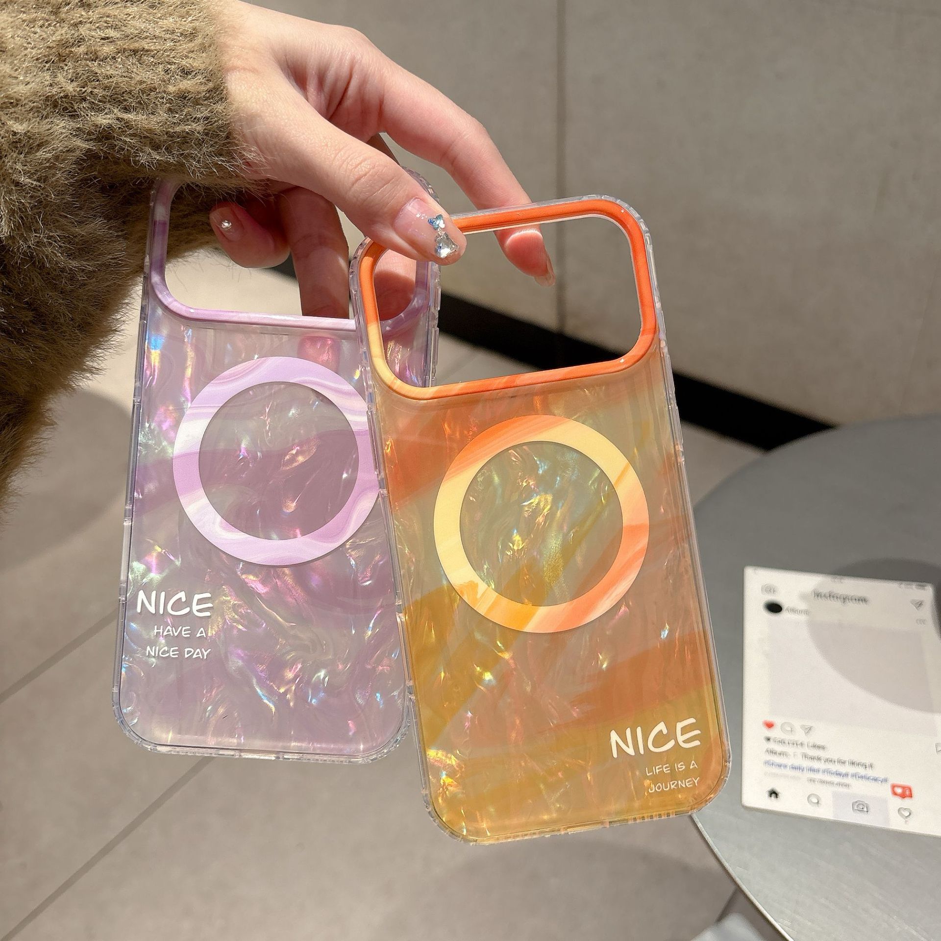 Magnetinis telefono dėklas su gradientu iphone 17 pro max apsauginis_voghion.com