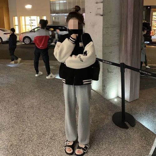 Oversized Plaid Lambskin Wool Coat for Women - Winter American Retro Thick Sweatshirt Bomber Jacket with Fleece Lining