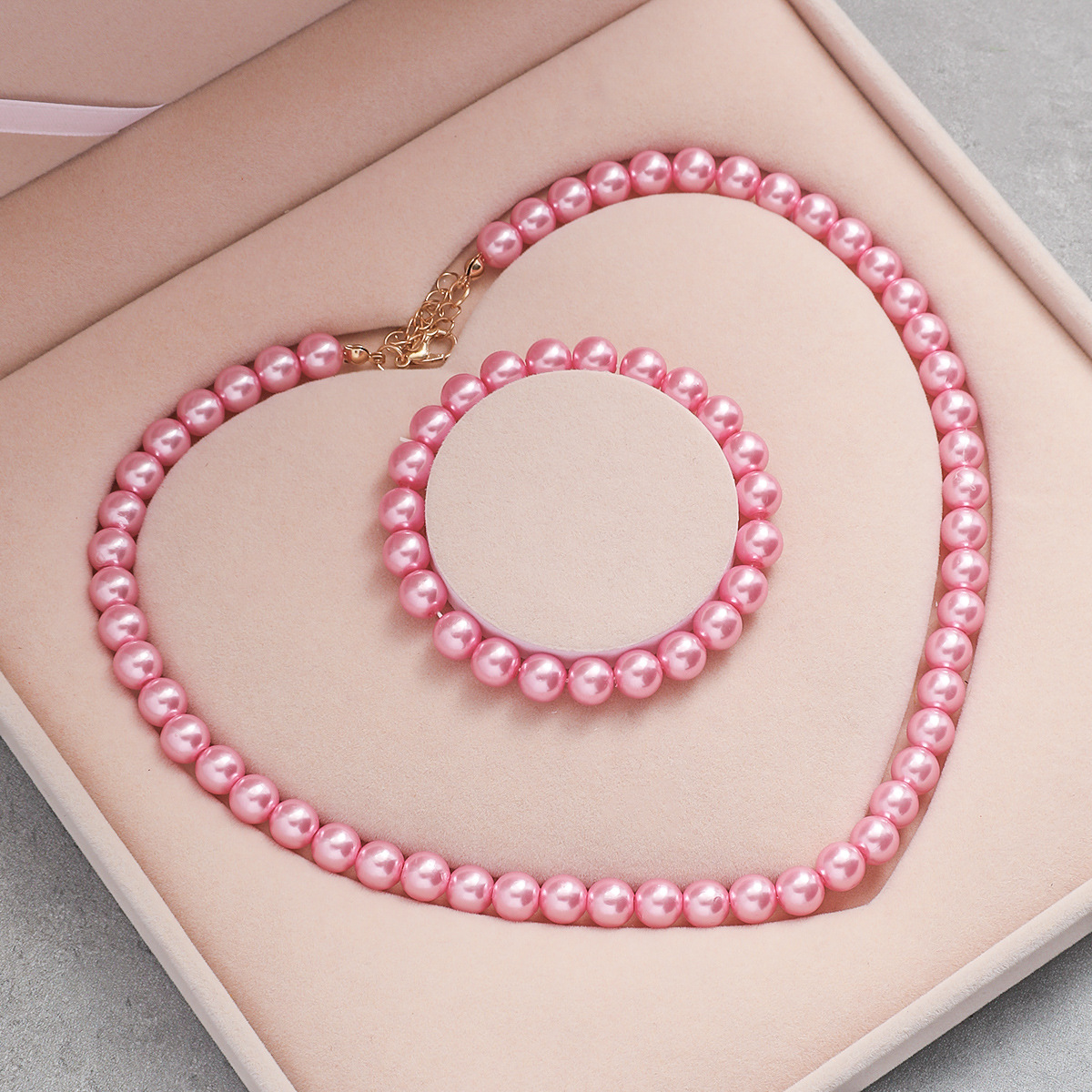 Trend fashionable necklace from pearl