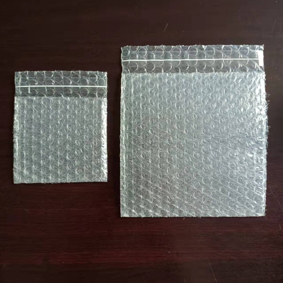 厂家供应减震气泡防静电加厚个性长方形小防震气泡自粘袋