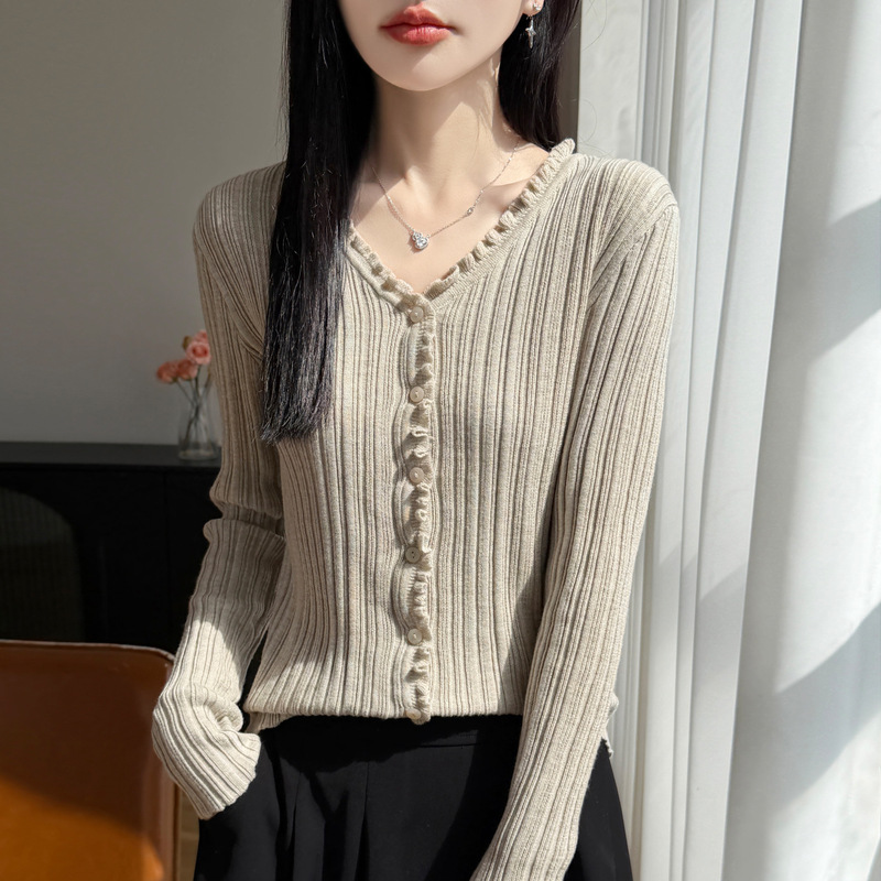 Cross-border 2026 Autumn New V-neck Ruffled Knit Cardigan, Thin Ribbed Sweater, Short Slim Fit Base Shirt Cross-border 2026 Autumn New V-neck Ruffled Knit Cardigan, Thin Ribbed Sweater, Short Slim Fit Base Shirt