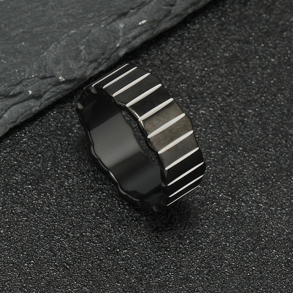 Transfronterizo nuevo anillo de acero inoxidable Corte de moda ondulado borde irregular línea de flor de titanio anillo de acero fabricante Masculino