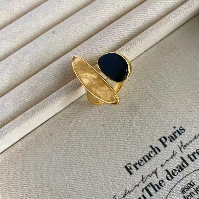 Anello da donna in stile europeo e americano INS, semplice, irregolare, leggero, alla moda, versatile, di alta qualità._voghion.com