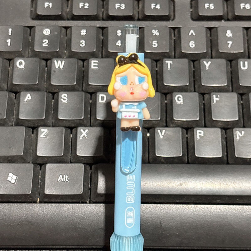 파란 우는 어린 소녀