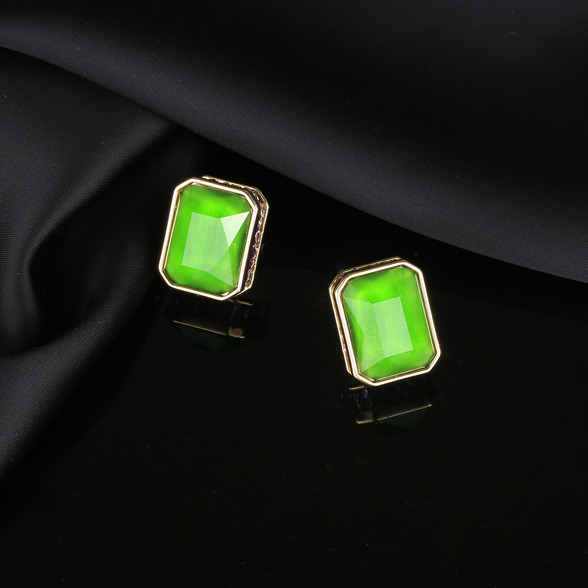 Stone inlay with zircon
