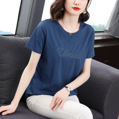 夏の中年のお母さんのゆったりした半袖の純綿の百合tシャツの女性の夏服の新型の丸首の大きいサイズのファッションの上着