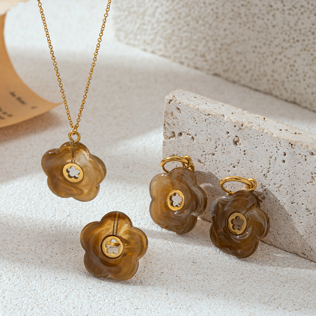Alta Europa y América de acero inoxidable acrílico collar ligero nicho de lujo joyería de moda damas conjunto de productos de venta cruzada
