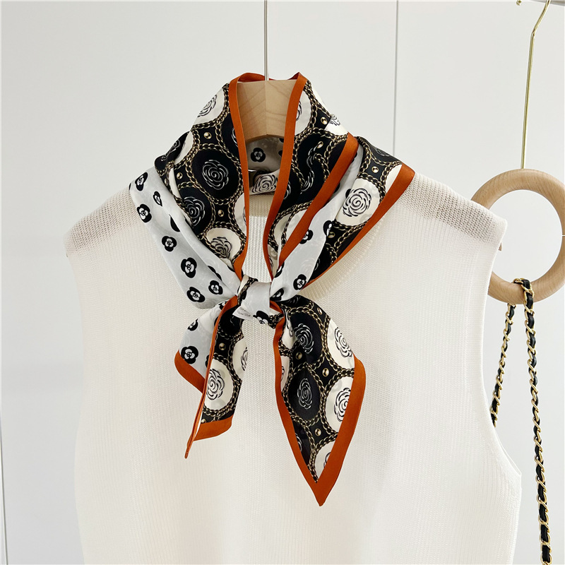 Women's Simple Style Commute Color Block Mulberry Silk Printing Silk Scarf display picture 2