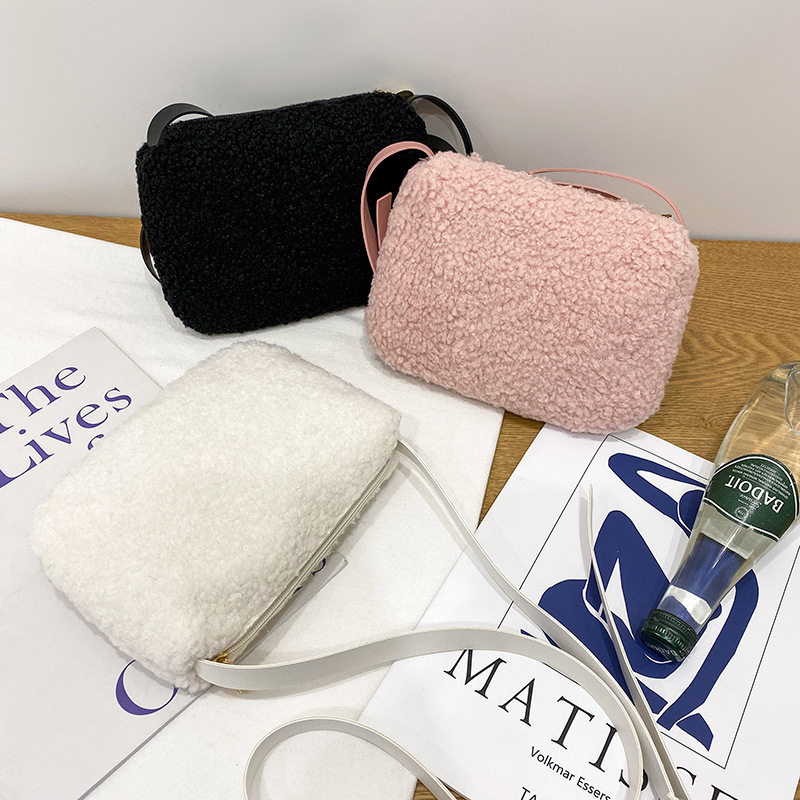 一件代发2020冬韩版可爱风毛呢配色休闲女包单肩斜跨大容量手机包