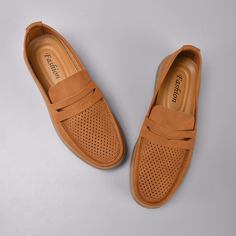 Zapatos de hombre de cuero real 2025 nuevos zapatos de negocios británicos transpirables con suela suave zapatos casuales perezosos con un zapato hueco