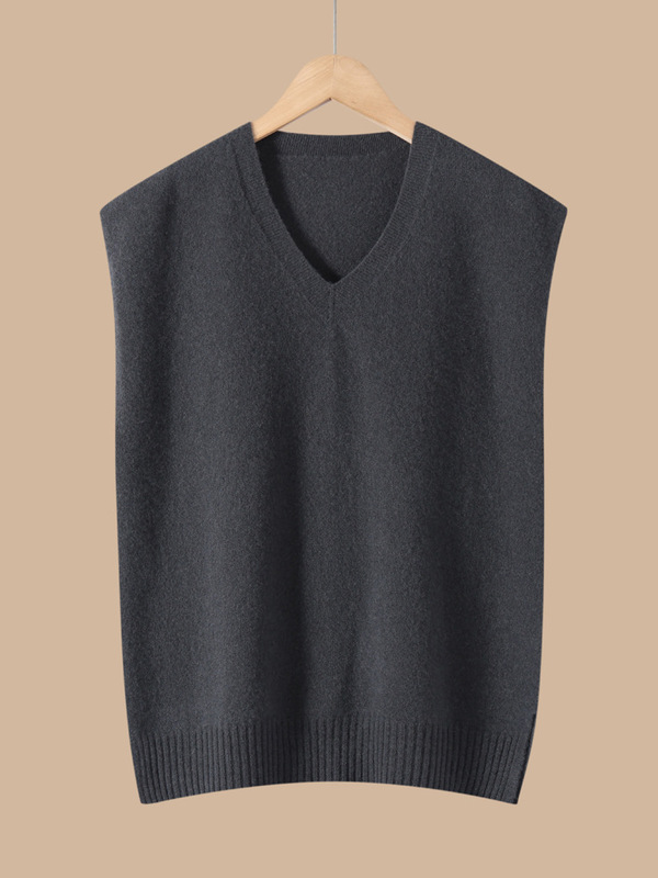 26 New Autumn and Winter Pure Wool V-Neck Knitted Vest for Women, Solid Color Soft Pullover Sleeveless Layered Vest Top 26 New Autumn and Winter Pure Wool V-Neck Knitted Vest for Women, Solid Color Soft Pullover Sleeveless Layered Vest Top