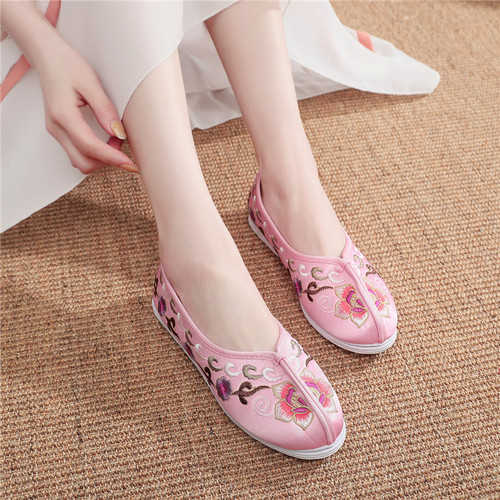 Chinese folk dance shoes hanfu qipao tang suit flat shoes embroidered shoes tassel ethnic Chinese wind handmade shoes costume red shoes mother flat shoes