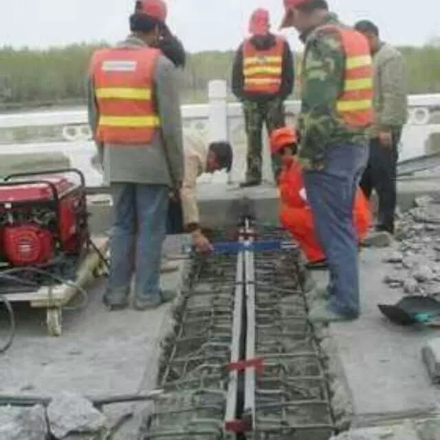 多规格桥梁伸缩缝 工厂直发承重能力强公路用变形缝