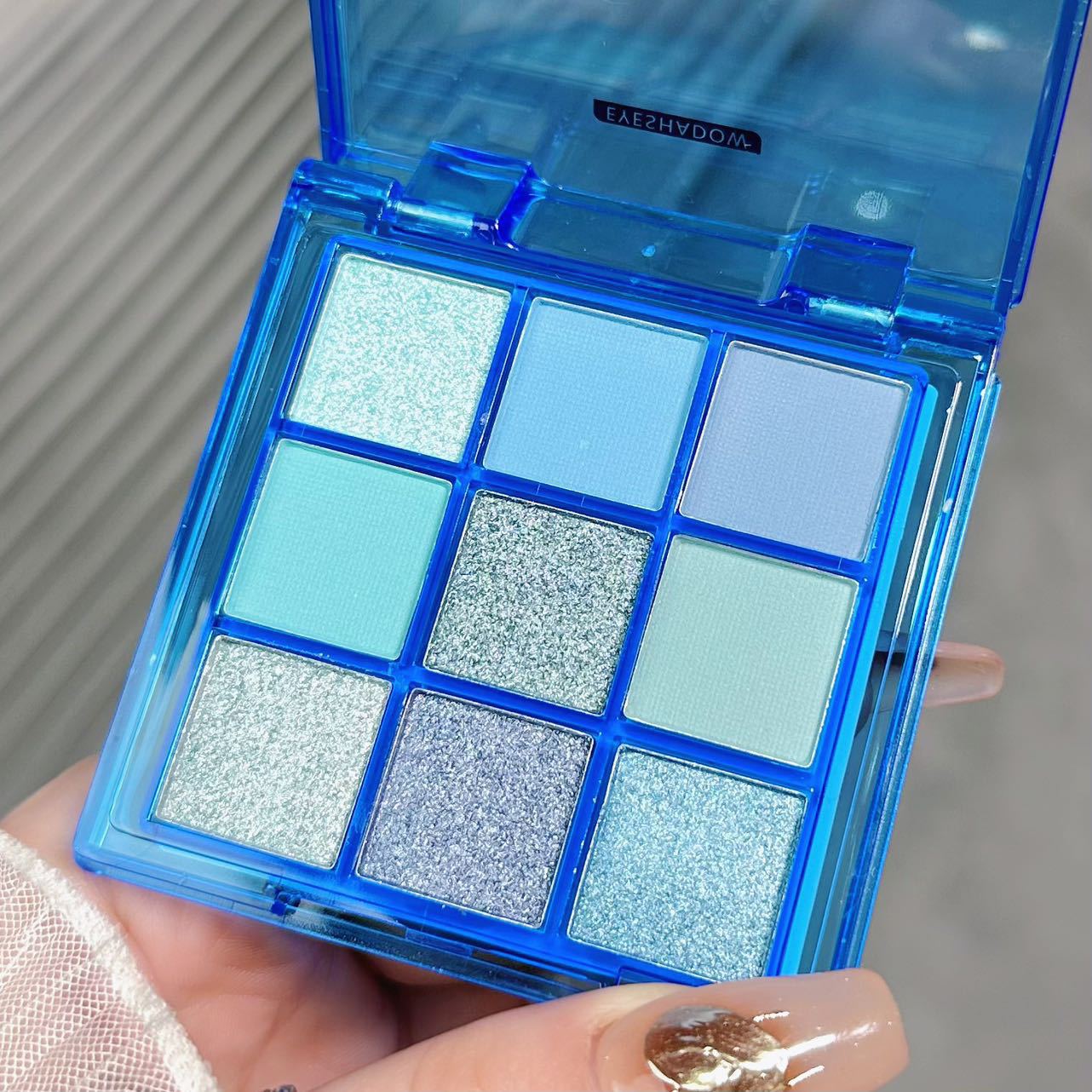 COOL STORY Blue Witch 9-color Eyeshadow Palette fang Sweat Klein Blue cos Stage Festival Colorful Makeup Application Scenario