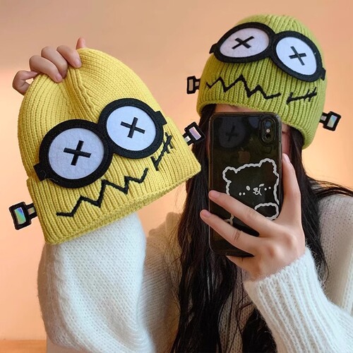 Funny cute knitted wool hat for women in autumn and winter new cartoon warm and cold wool hat shows a small face