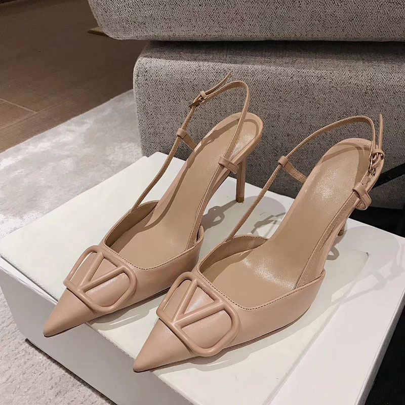 Hong Kong zapatos de tacón alto para mujeres 2025 verano nuevo punto desnudo zapatos de tacón delgado nicho francés sandalias de cabeza