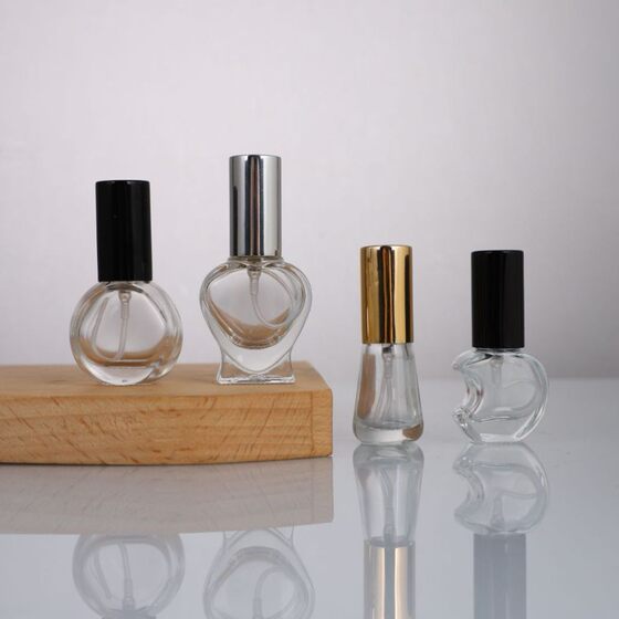 Creative perfume bottle small capacity cosmetics delicate spray packaging transparent glass bottle travel portable glass bottle