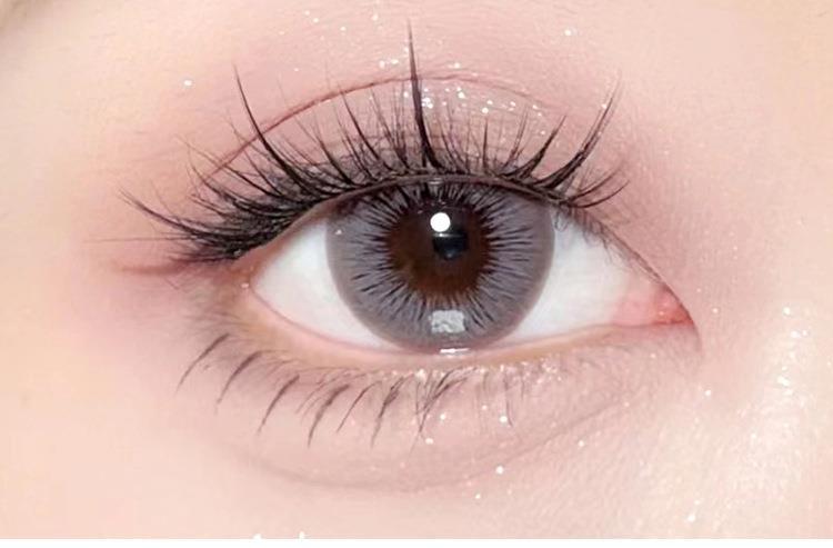 The "Mengjie Shangpin Lazy Person Trilogy" features a combination of sunflower and crescent lower eyelashes, a natural beginner's single cluster segmented style full figure