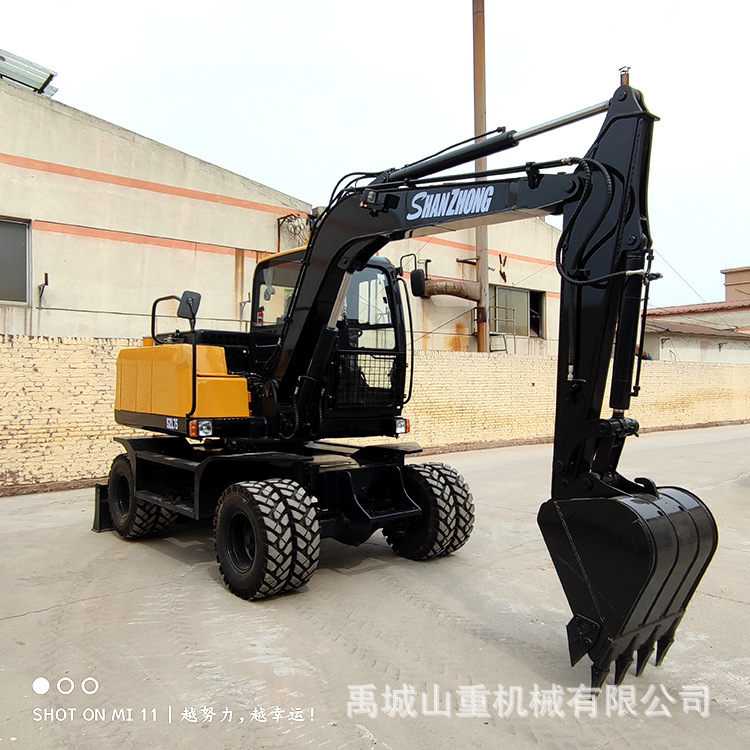 高配小型轮式挖掘机价格 多用途小型四轮挖掘机 挖掘机厂家批发