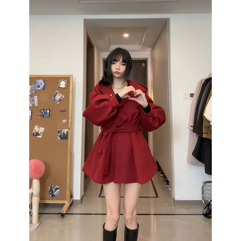 New Year's Red Hooded Woolen Outwear for Women, Autumn and Winter Design, Strappy Waist, Niche Elegant Woolen Outwear for Women