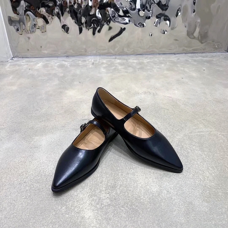 European Station 2024 Early Spring New Japanese Pointed Tire Bull Pattern Mary Jane Short Heel Fragrant Style Leather Flat Shoes