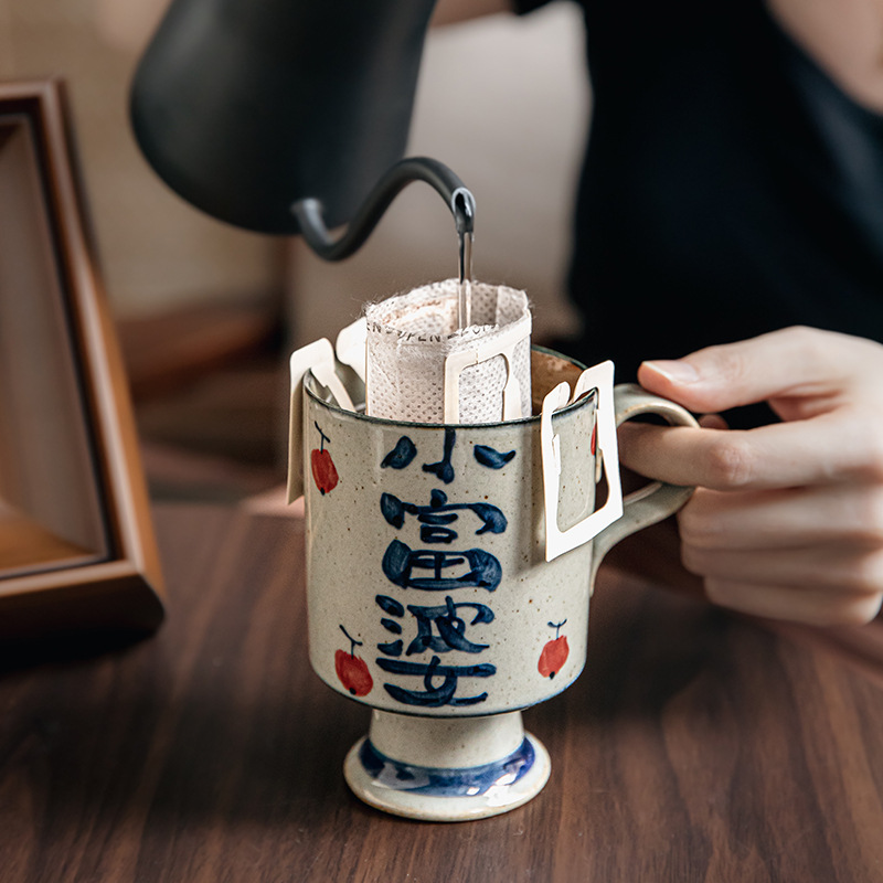 Pequeña mujer rica hecha a mano nacional Taza de cerámica gruesa china Taza de exportación transfronteriza Regalo de cumpleaños para niñas
