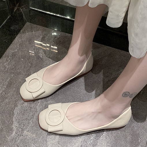2026 verano nuevo estilo coreano versátil Bean zapatos cuadrados superficiales rojos zapatos de moda de mujer perezosos un pie