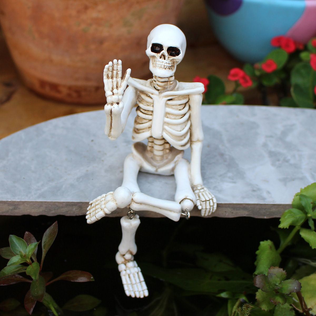 Halloween Decorations Waving Skull Ornaments Resin Crafts Ghost Festival Horror Atmosphere Landscape Props 