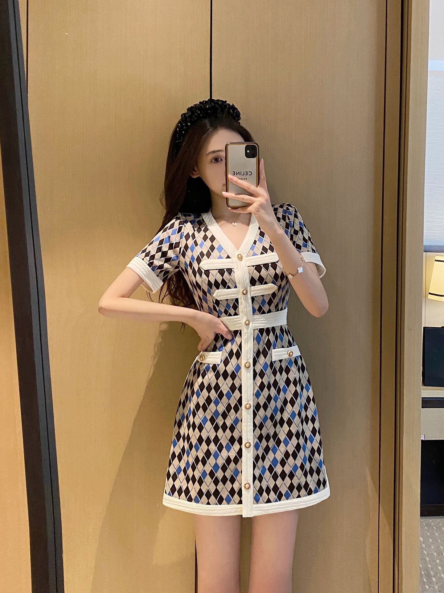Đầm suông nữ midi phong cách tiểu thơ, thắt eo tôn dáng, họa tiết kẻ sọc — Đường kẻ