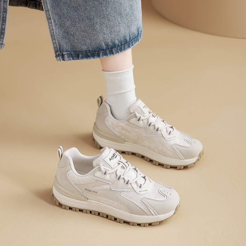 Zapatos antiguos de león Deng Gump mujeres otoño 2025 nuevas zapatillas de suela gruesa zapatos retro chinos zapatos de entrenamiento de la pareja