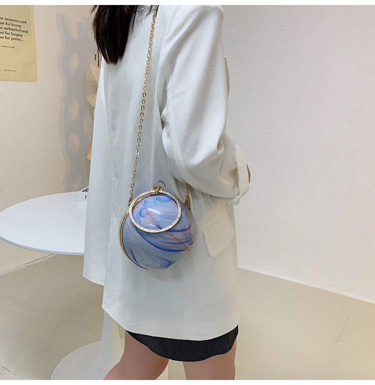 2022 Modische Handtasche Ball Acryl Mini Schulter Crossbody Kette Frauen Tasche display picture 7