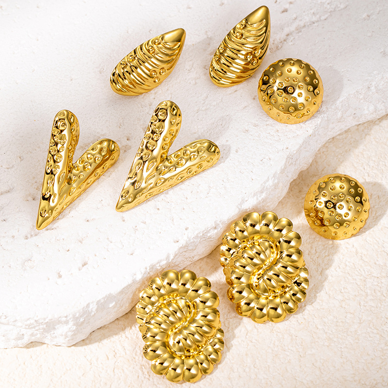 6g Weight 0.03µm Gold Plating Thickness Electroplated Gold Plating Process 201 Stainless Steel Ear Needle Material Golden Plated Plating Material Ear Studs Classification 1 Pair Quantity Daily Occasion 201 Stainless Steel Material Letter, Leaves, Heart Shape Pattern Women's Gender Elegant Style Plating Craft Titanium Steel Letter Leaves Heart Shape Elegant Ear Studs For Women's 3