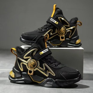 ��ͯЬ����2023�¿�Ƥ���ˮ�д�ͯ�к�Ь�ӽq��ͯ�\��Ьһ�����l