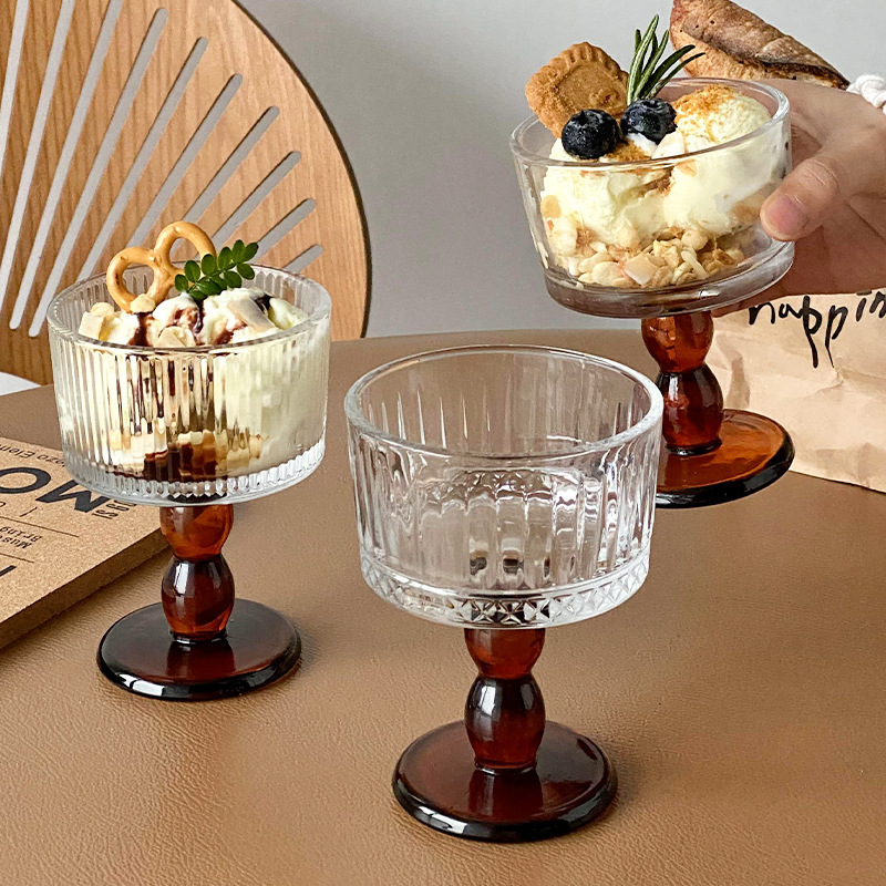 Retro medieval en relieve taza de helado de vidrio de pie alto taza de postre helado tazón de yogur tazón de desayuno nicho sensación de atmósfera
