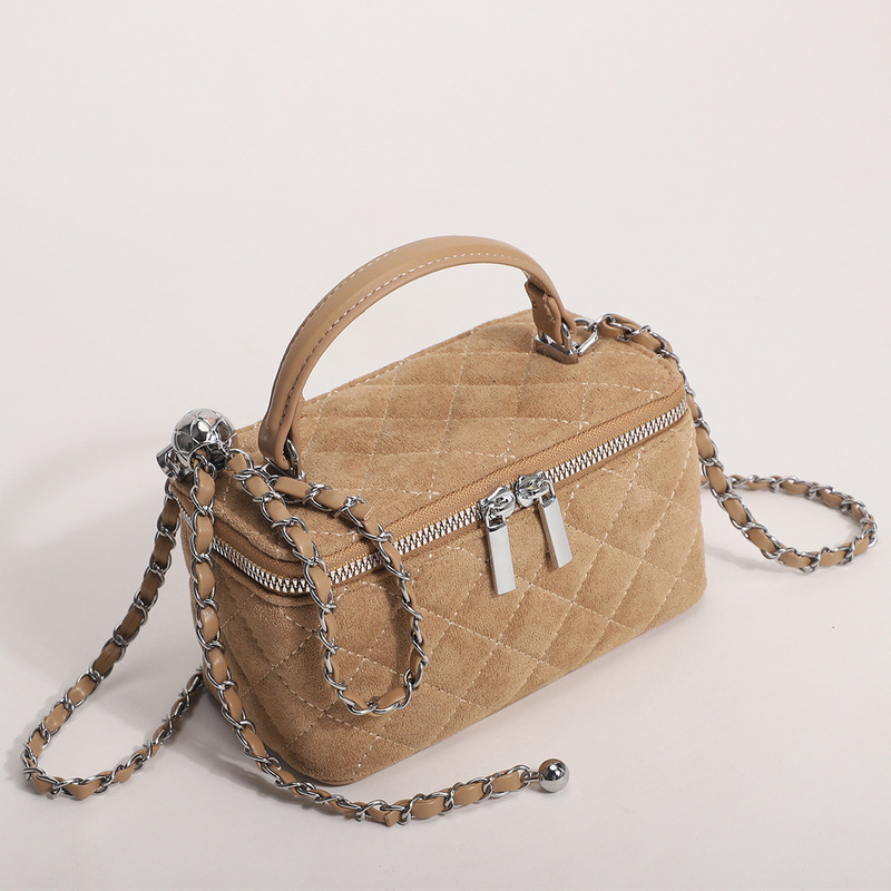 New faux leather quilted chain bag for women, vintage quilted embroidered box bag, handbag for commuting and shopping, crossbody bag