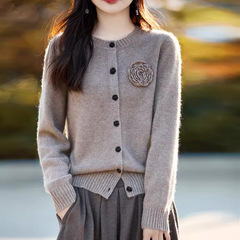 韩版纯色毛衣女2025秋冬新款圆领立体花朵毛衫开衫针织衫外套上衣