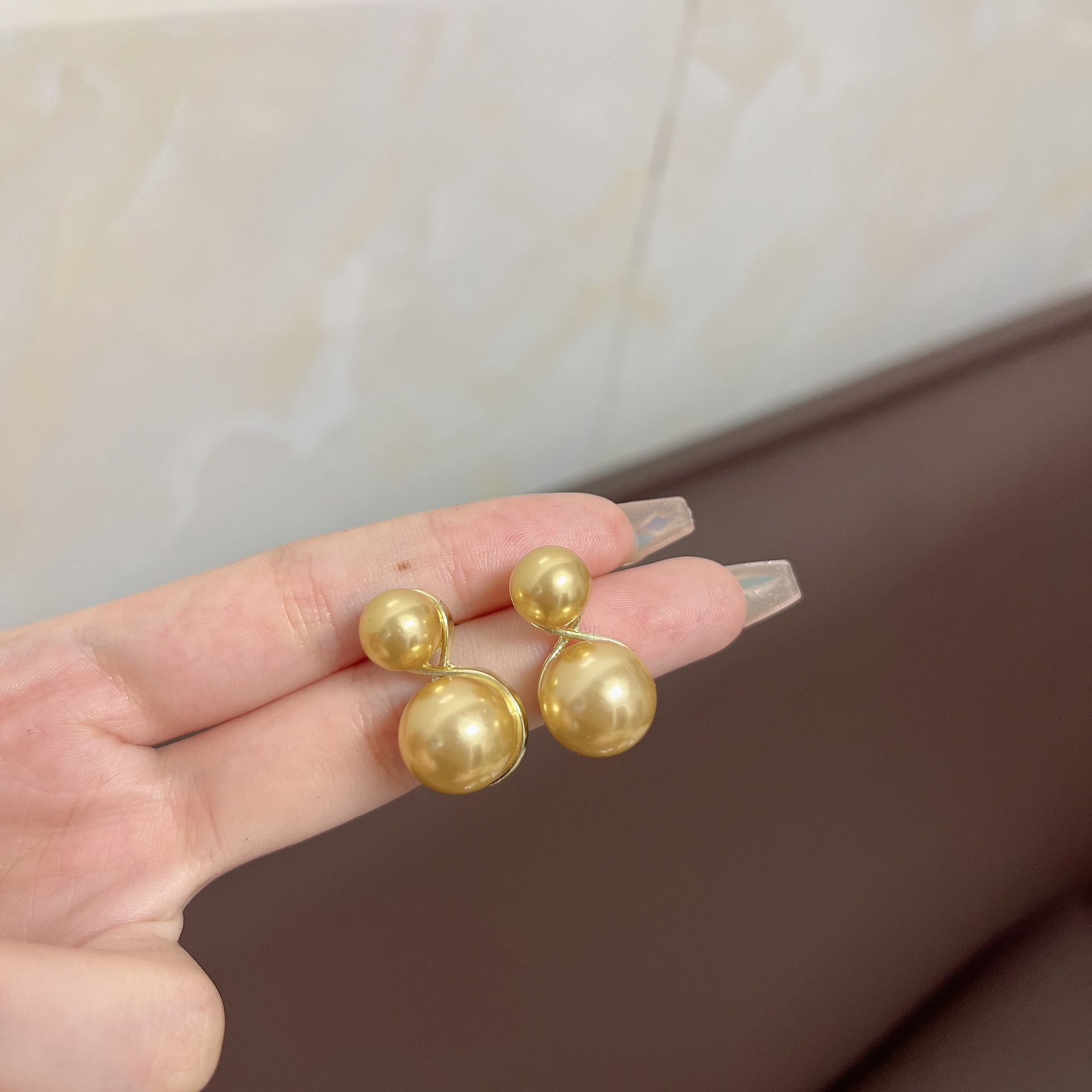 E3237 gold champagne