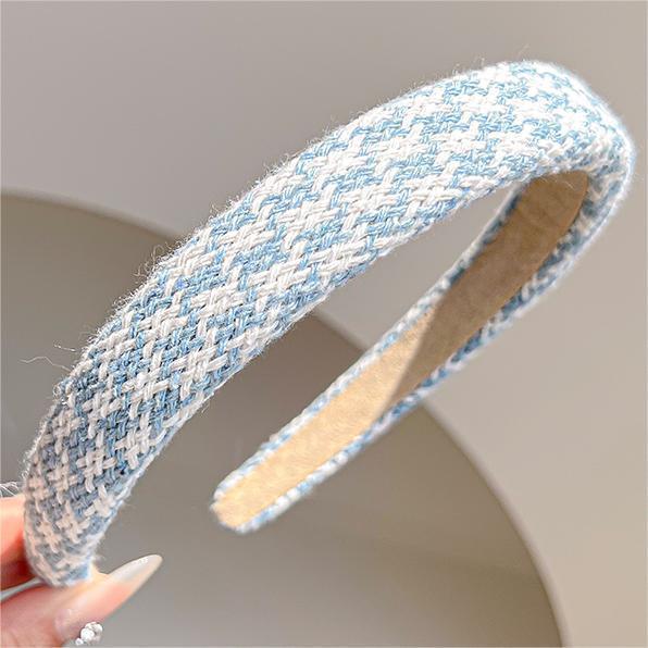 Braided houndstooth blue