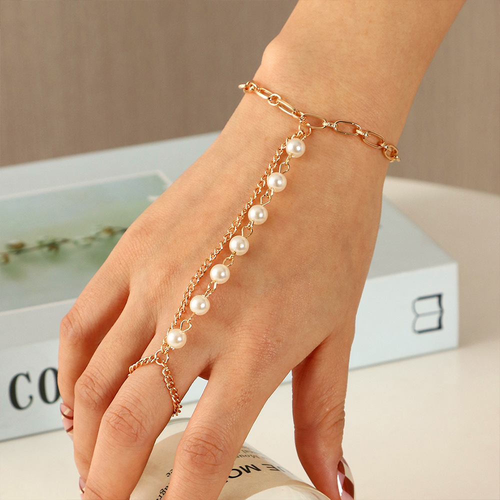 European And American Bohemian Simple Pearl Chain Creative Bracelet Jewelry display picture 1