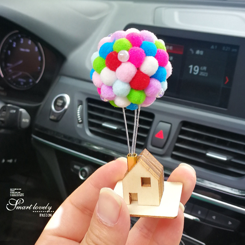 Adornos de coche Flying House Globo Coche Chica Corazón Peluche Lindo Interior Accesorios Adornos Globos Creativos Red de Internet