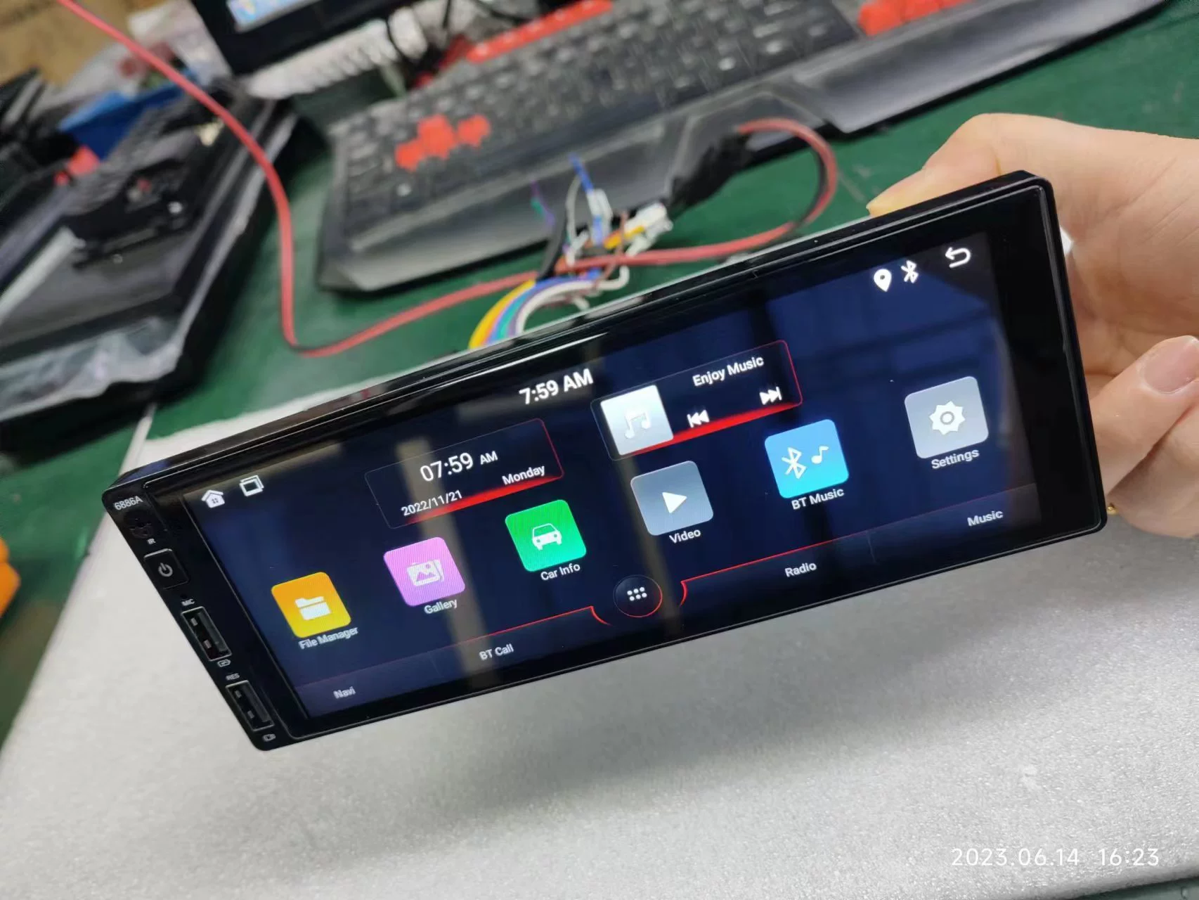 Универсальный 6,8-дюймовый однослойный (однокарточный) Android GPS позиционирования автомобиль с обратной съемкой мультимедиа все-в-одном